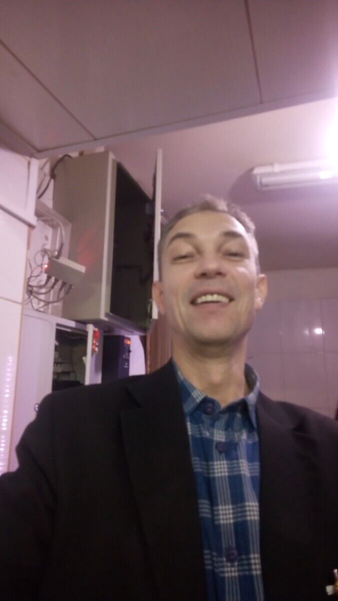  ,   Andr, 52 ,   ,   , c 