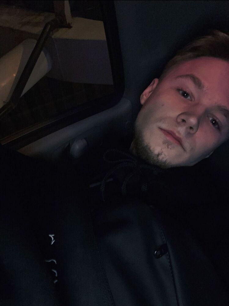  47089935  Maksim, 24 ,    