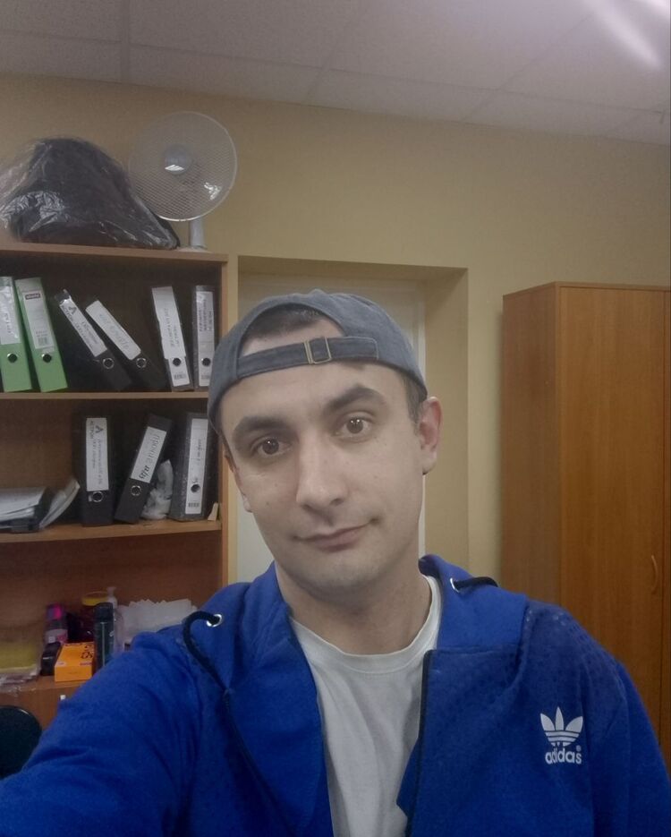  53569925  Stanislav, 36 ,    