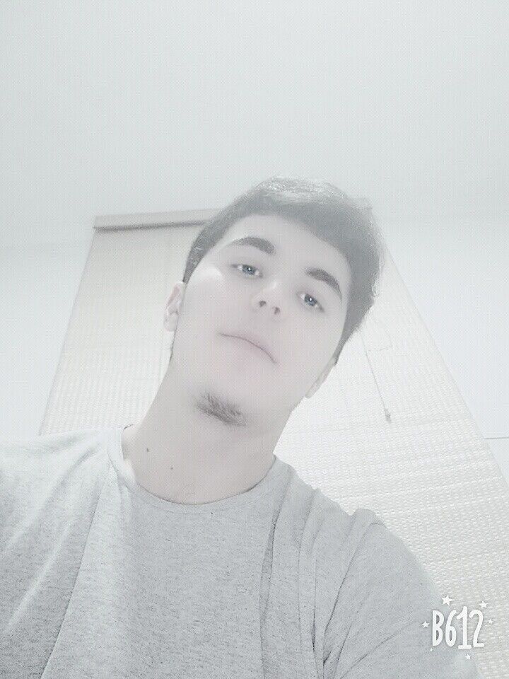  31254315  Maks, 26 ,    