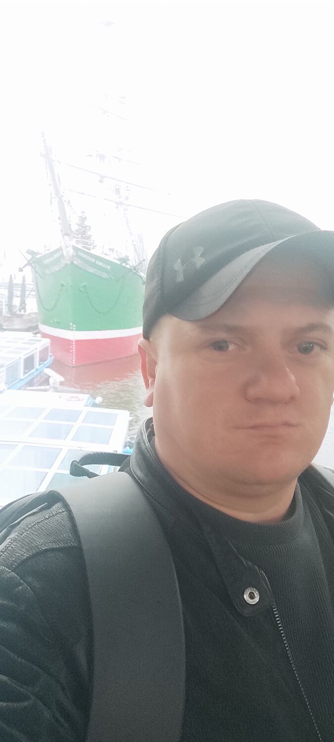  48518245  Eduard, 35 ,    