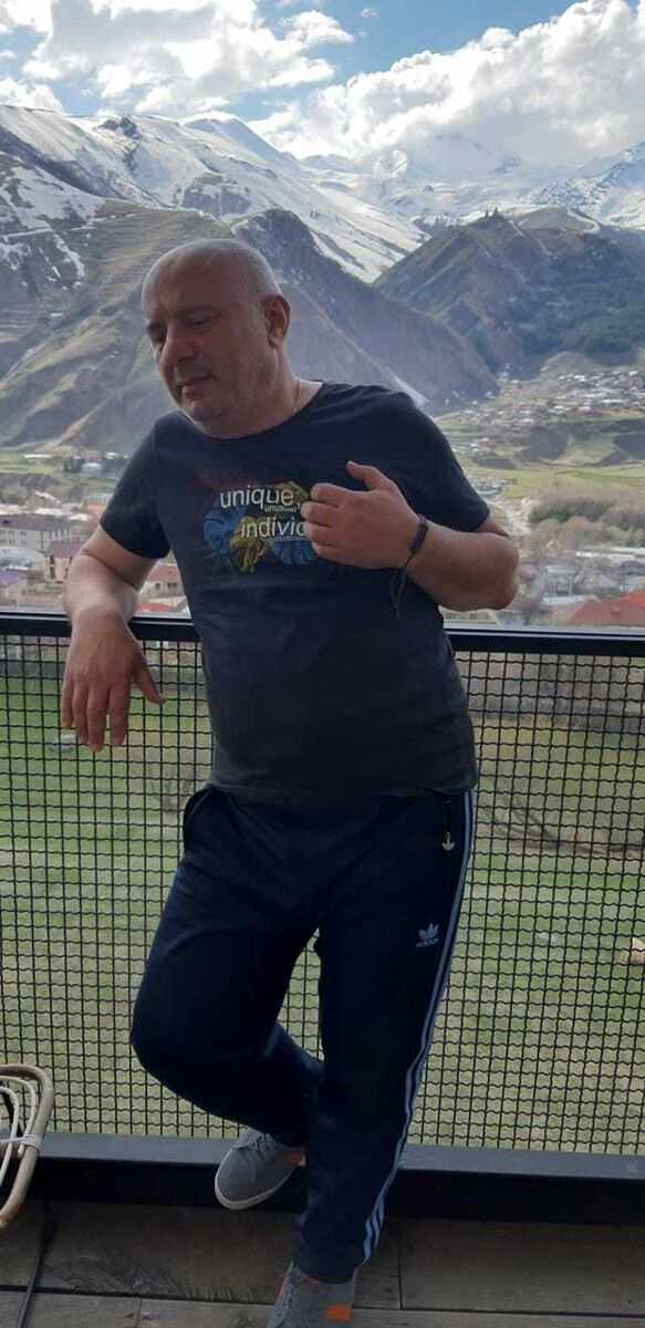  16095435  Zurab, 62 ,    