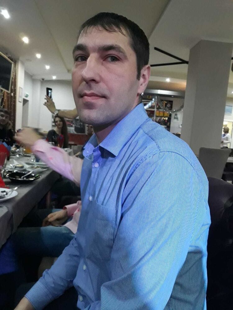  18407805  Alex, 45 ,    