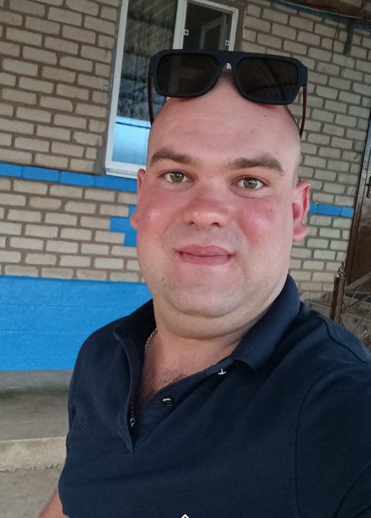  53977595  Alexander, 25 ,    