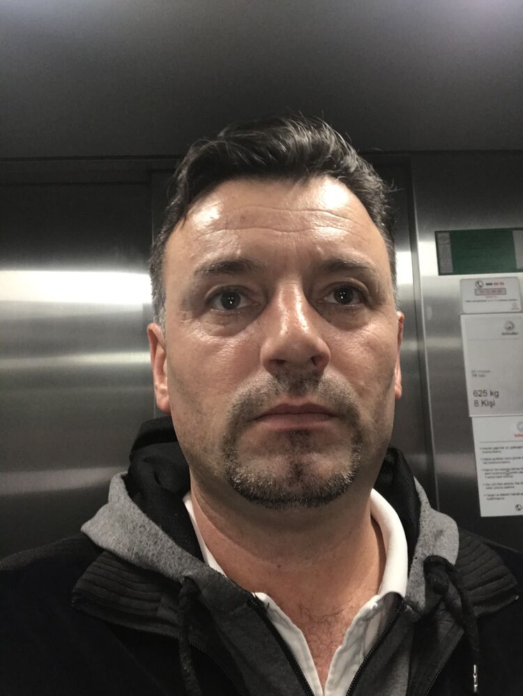  27865835  Miroslav, 45 ,    