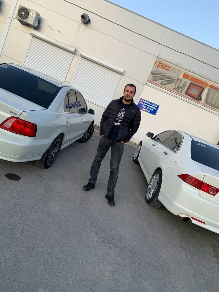  27689795  Bogdan, 33 ,    