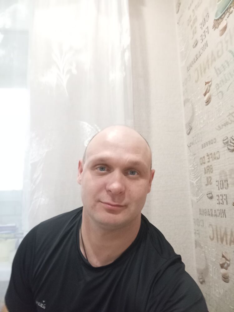  54660925  Alexander, 37 ,    