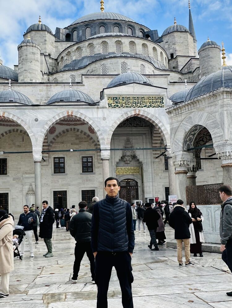  42529915  Shovkat, 31 ,    