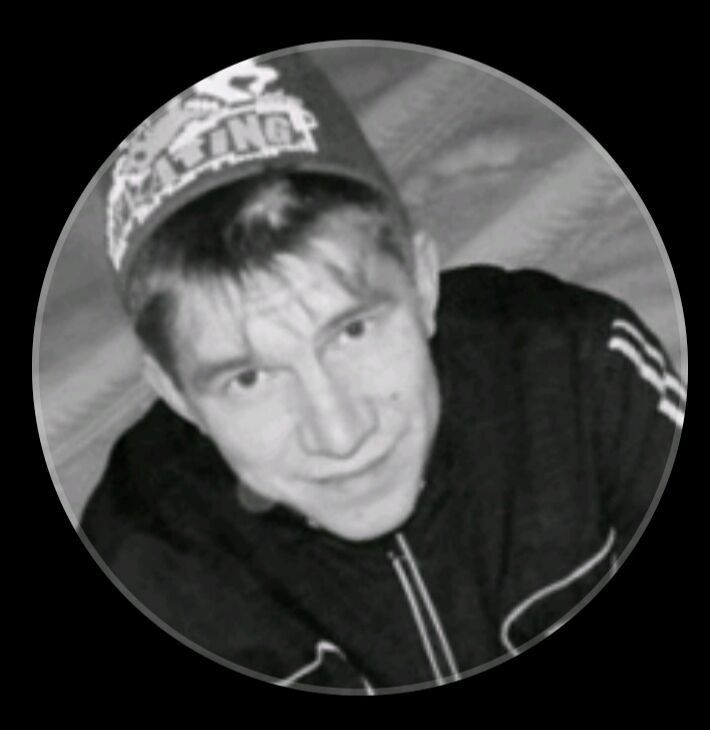  48049365  Ivan, 32 ,    