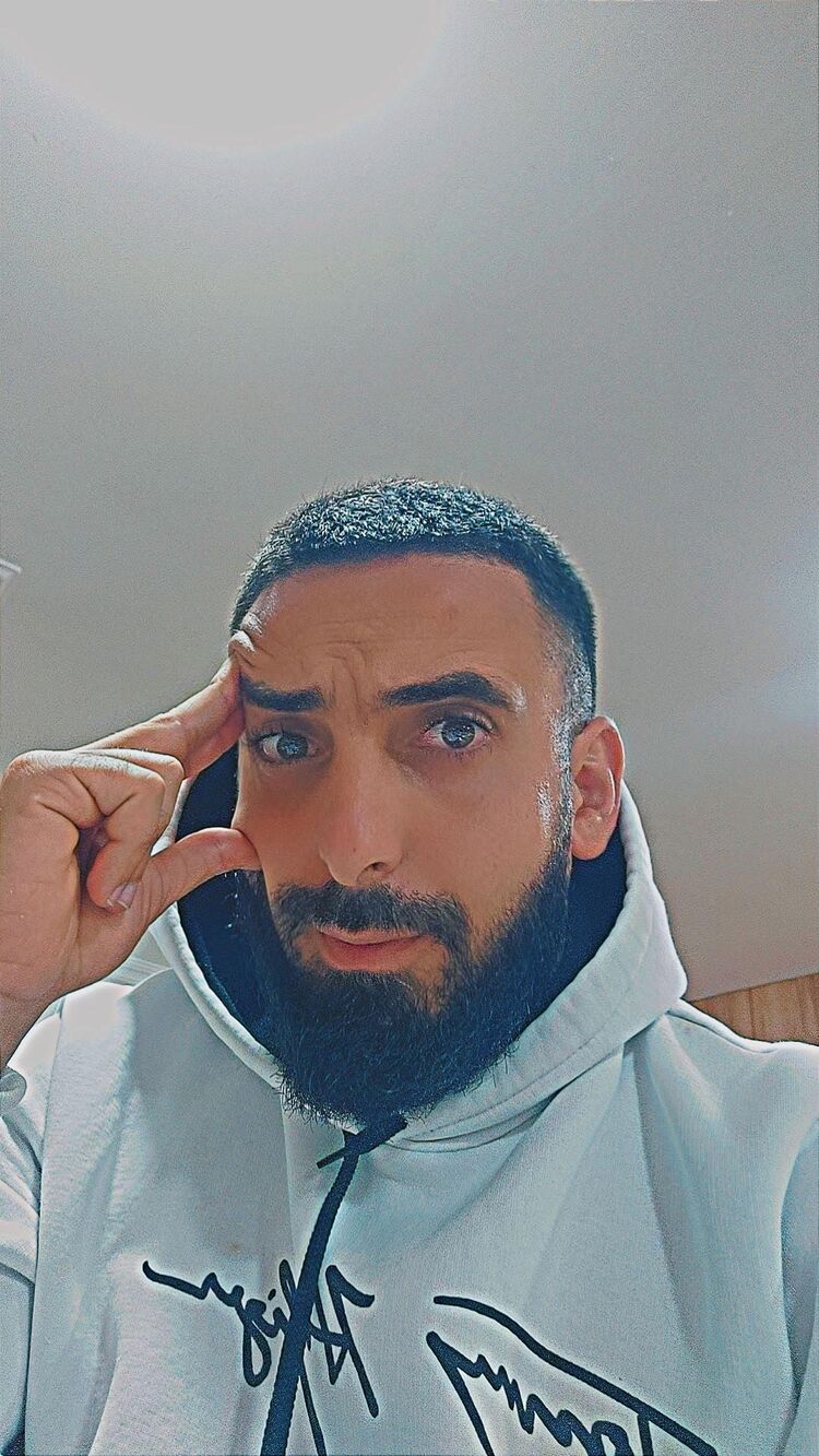  46124095  Teymur, 34 ,    