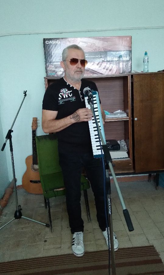  38857215  Georgy, 65 ,    