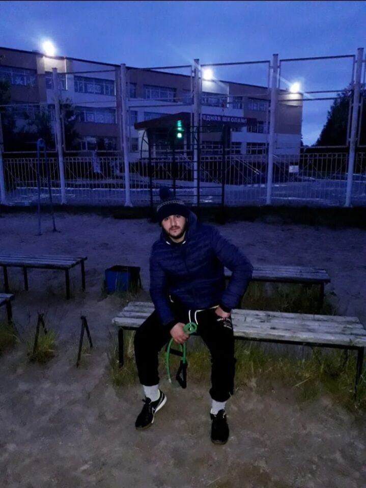  42480645  Ali, 36 ,    