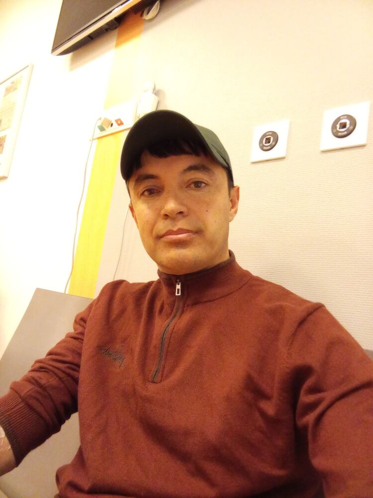  46561165  Fakhridin, 35 ,    