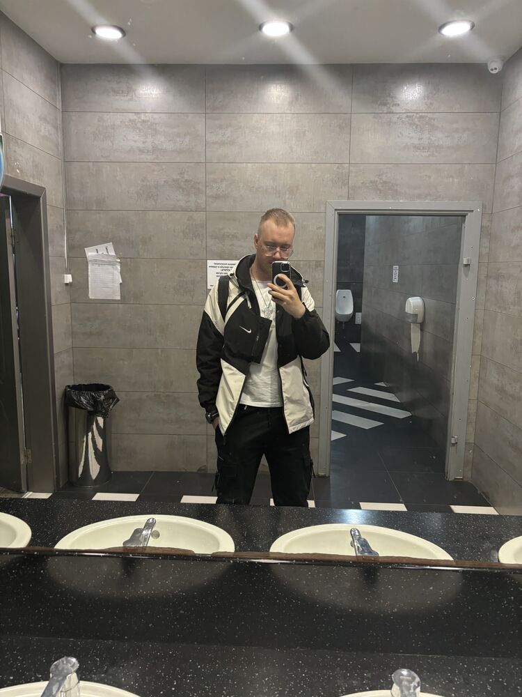  42848305  , 22 ,    