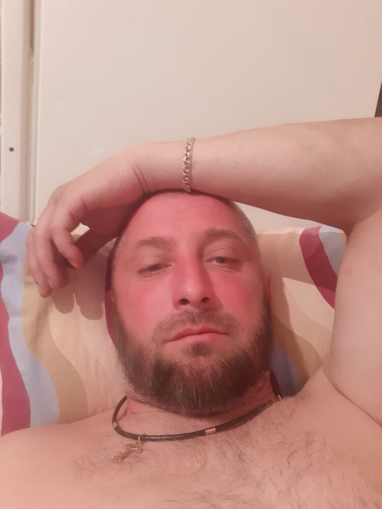  42366945  , 40 ,    