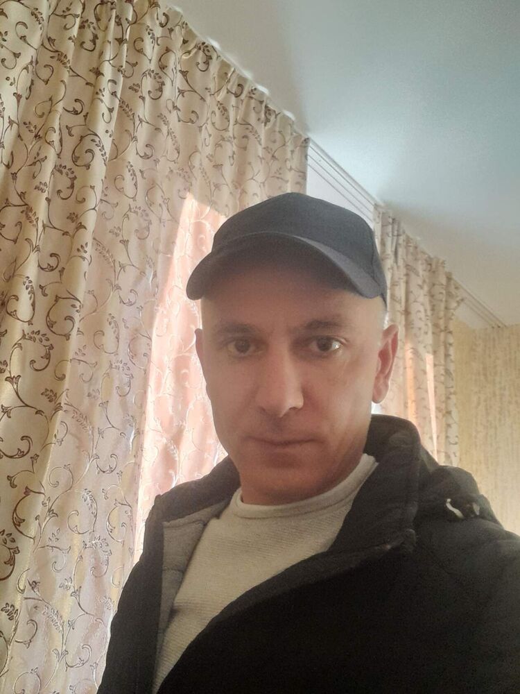  41292555  Ibragim, 45 ,    