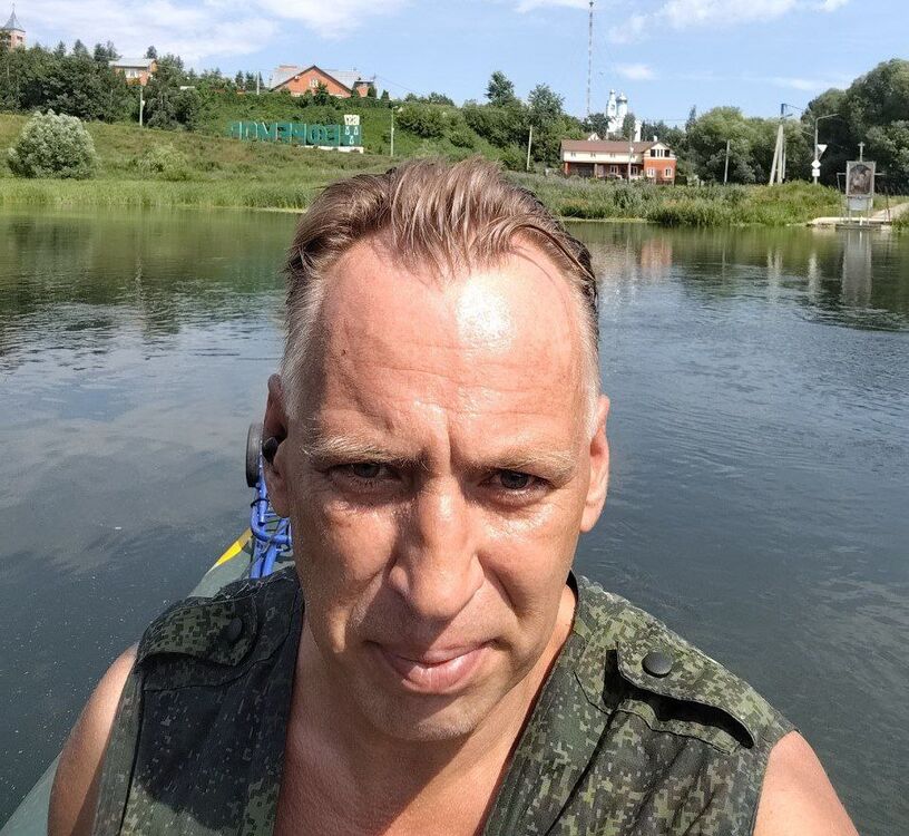  48968195  , 52 ,    