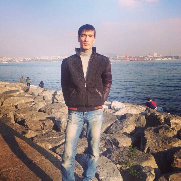  ,   AziKooo, 37 ,   ,   , c , 