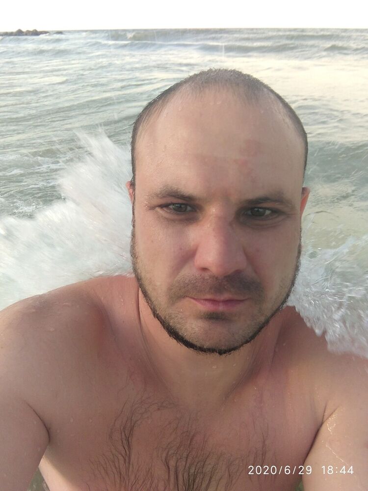  20338245  Borys, 40 ,    