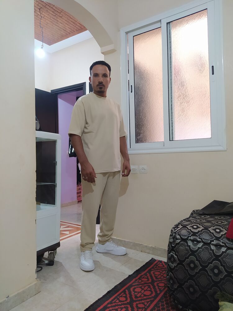  40429075  Abdelhak, 31 ,    