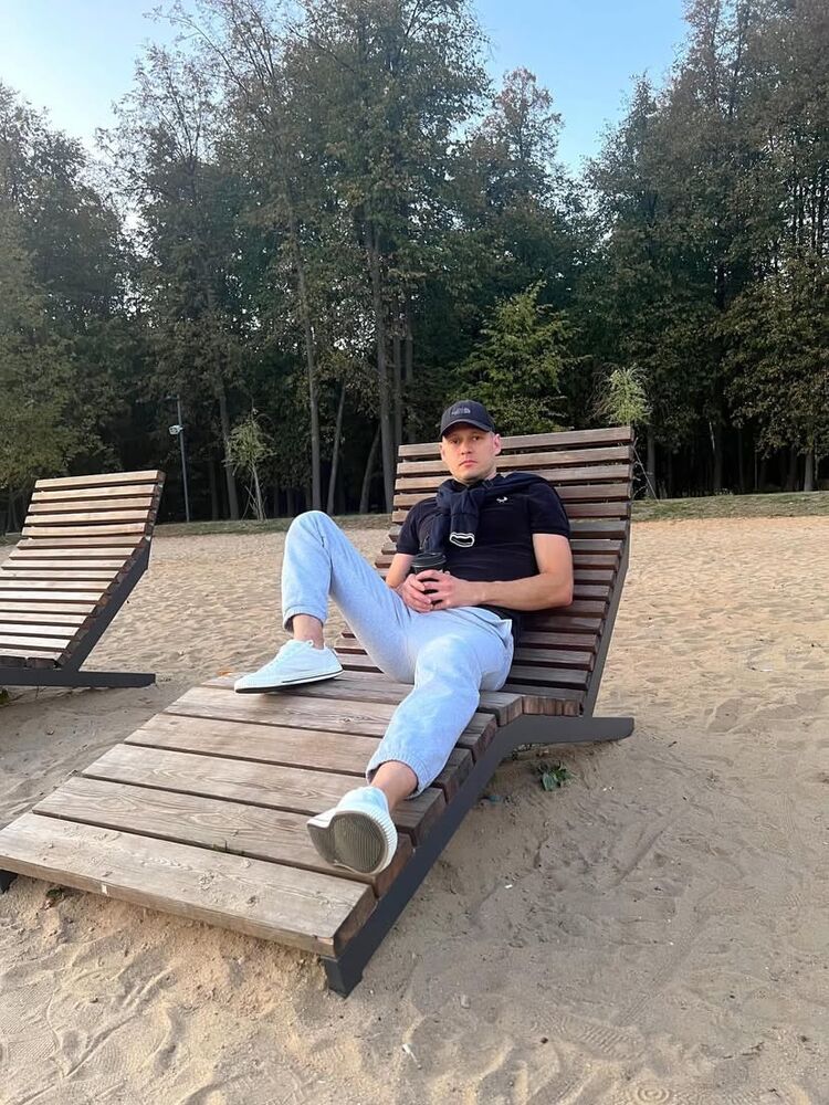  53461955  Airat, 37 ,    