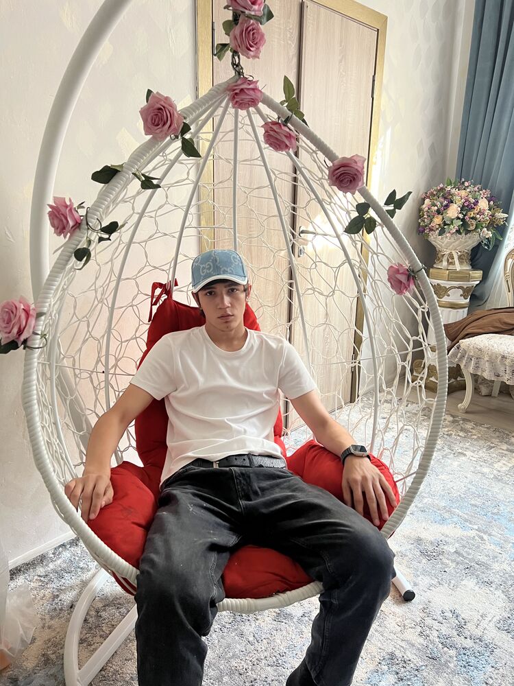  38782465  Zukuev, 21 ,    -