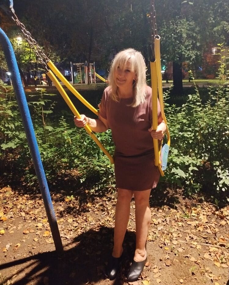  ,   lena, 47 ,     , c 