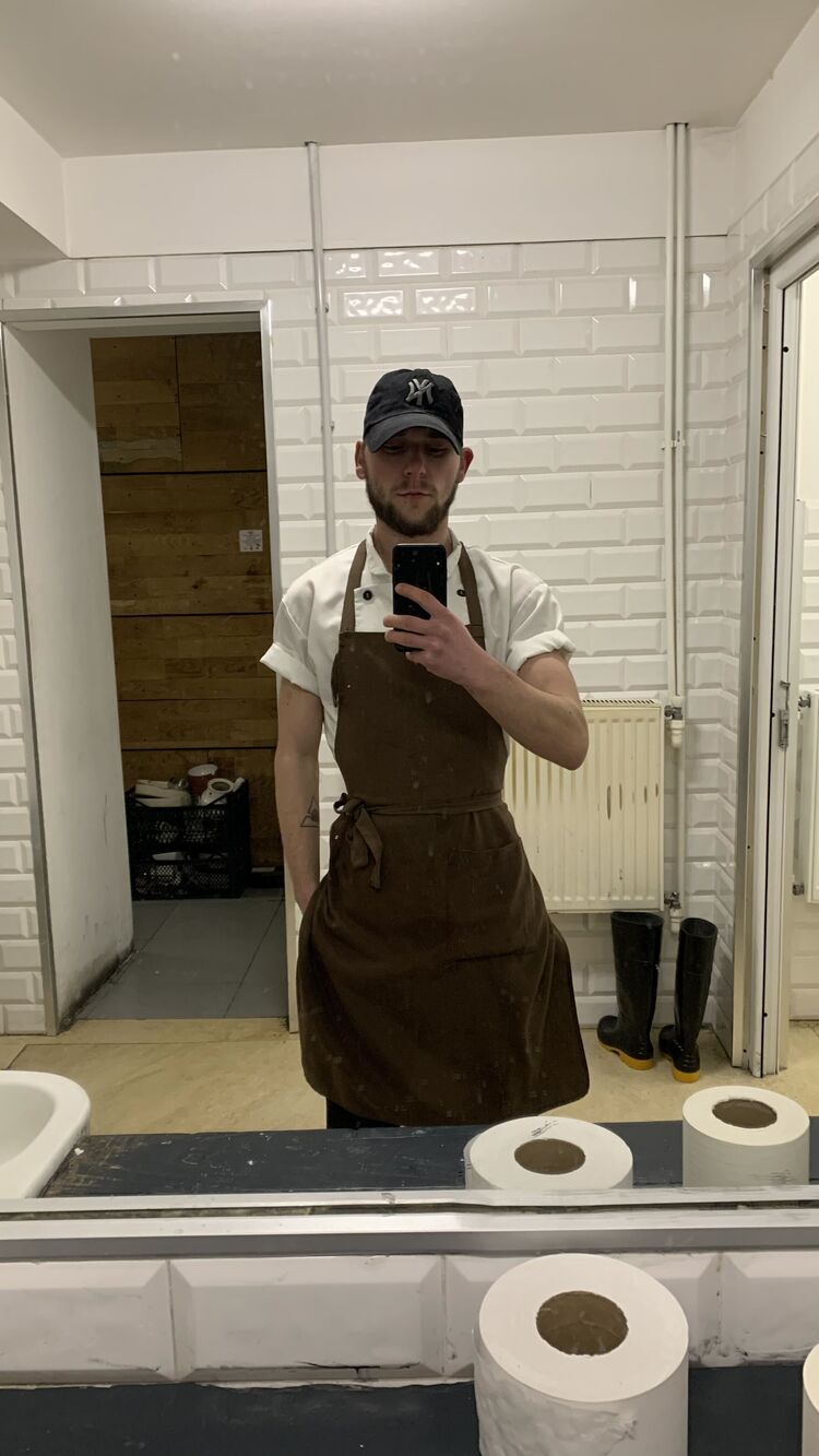  ,   Tomas, 24 ,   ,   