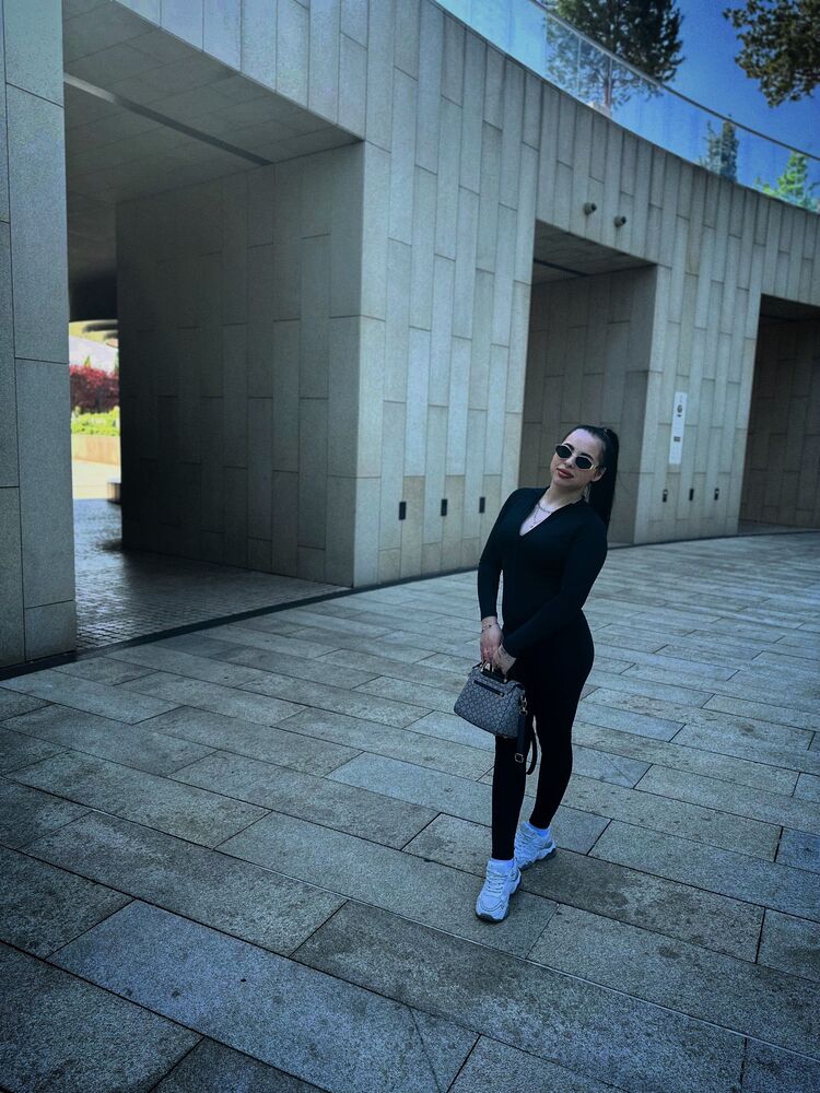  --,   , 22 ,  