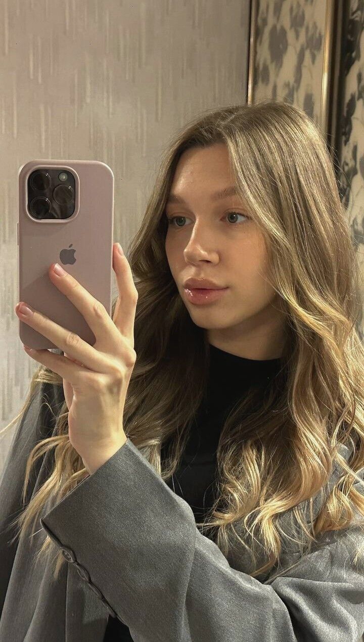  52153805  , 28 ,    -