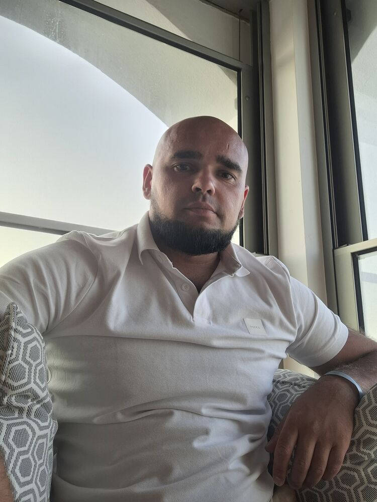  53792135  Mykhailo, 31 ,    