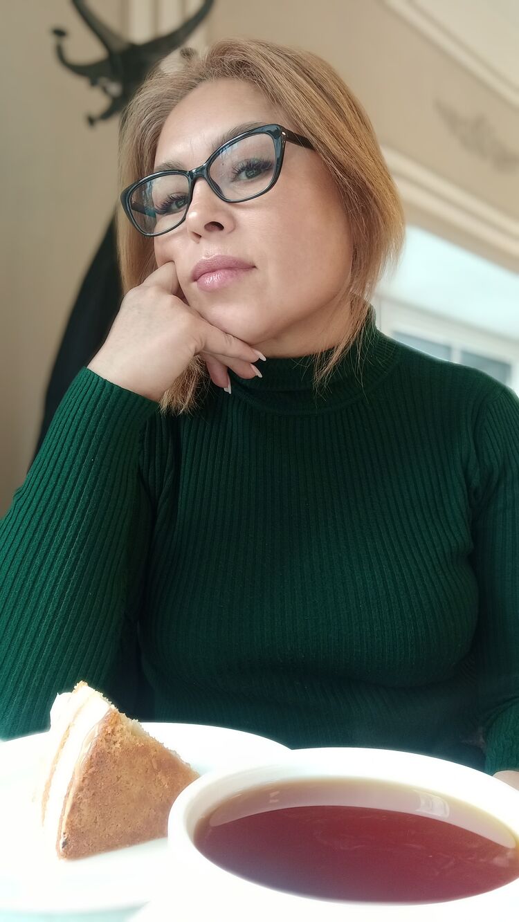  ,   Yanina, 50 ,   c 