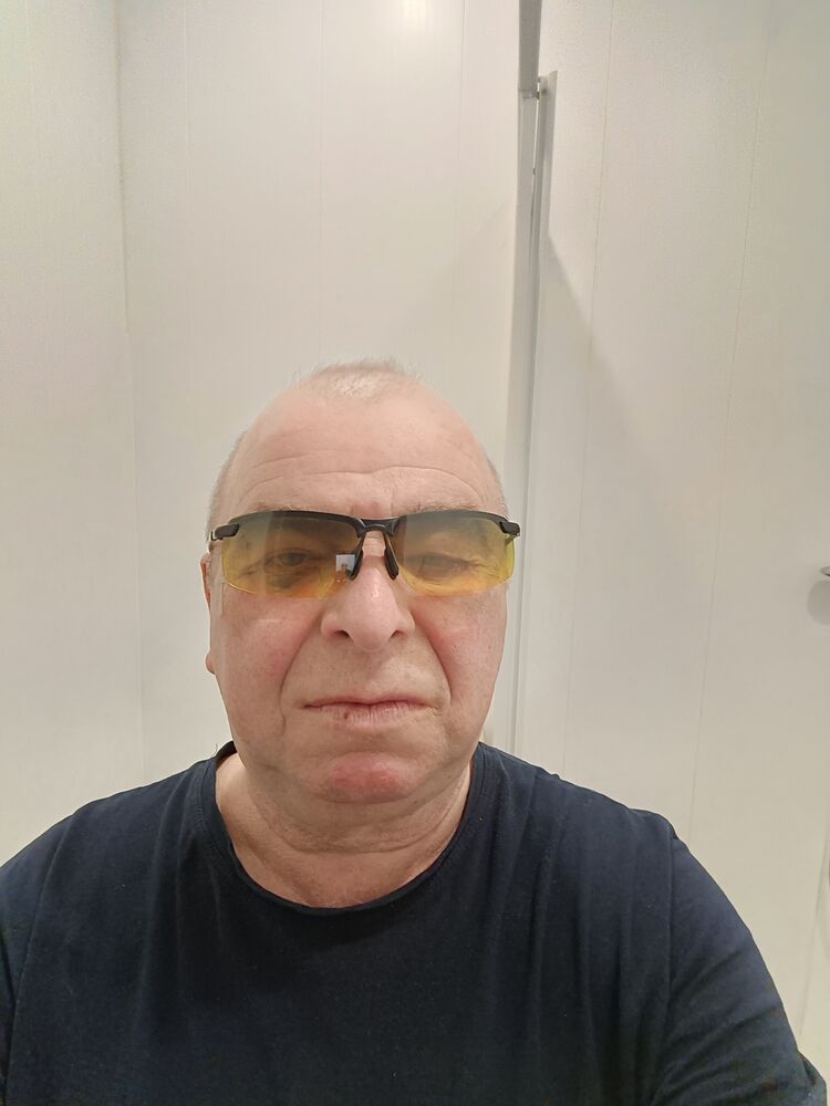  40008055  Yaroslav, 63 ,    