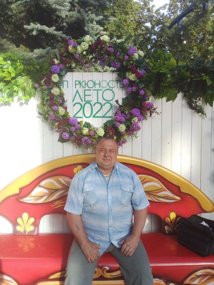  27671035  Viktor, 64 ,    