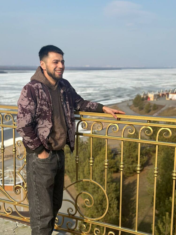  ,   Ali, 26 ,   ,   