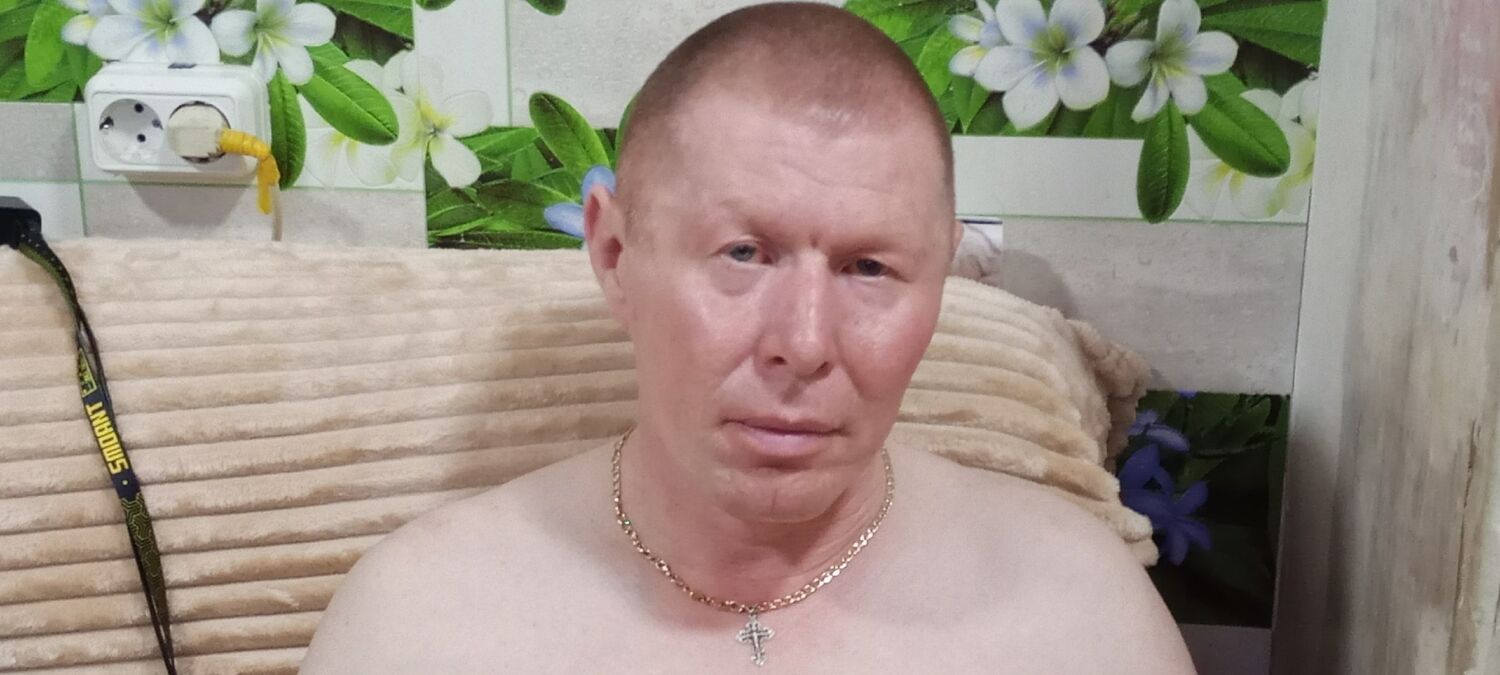  ,   Oleg, 44 ,   ,   