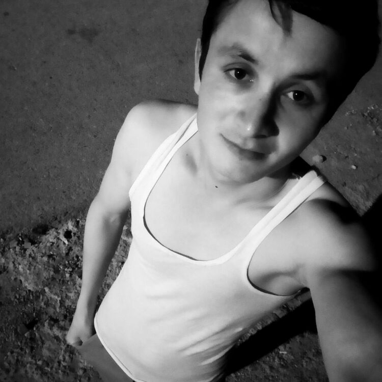  23292845  Nurbek, 33 ,    
