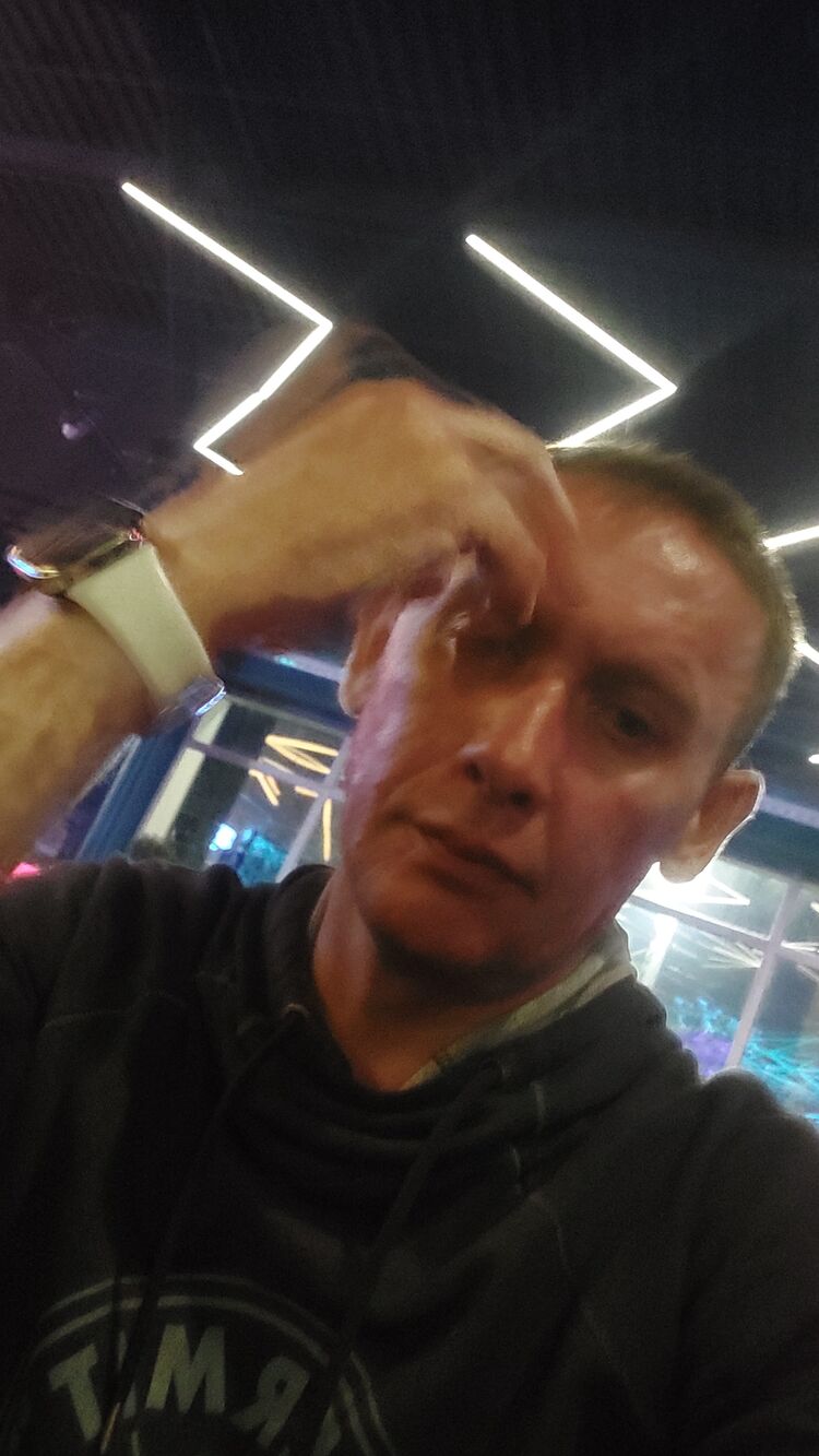  46544655  Alexander, 42 ,    