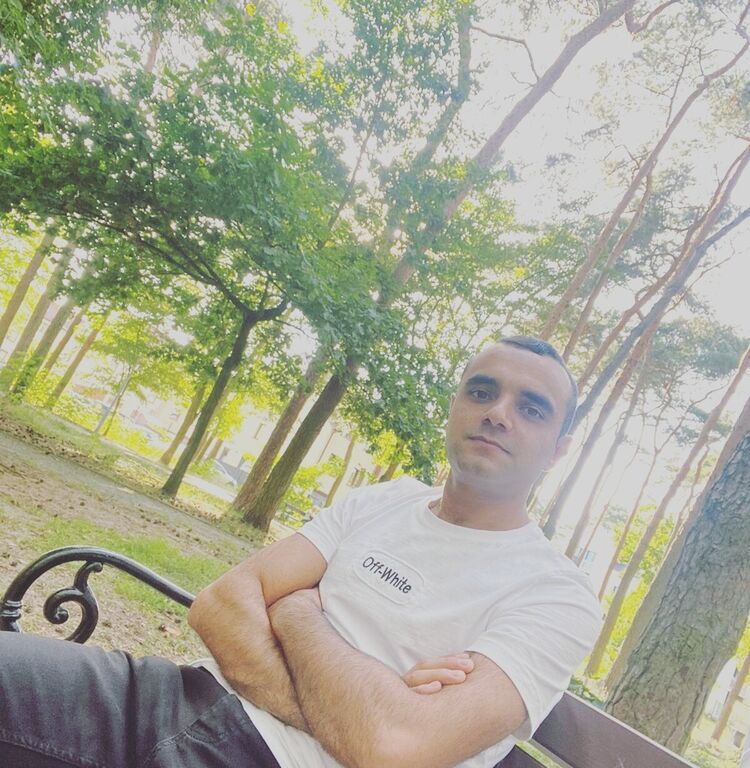  30627305  Yunus, 24 ,    