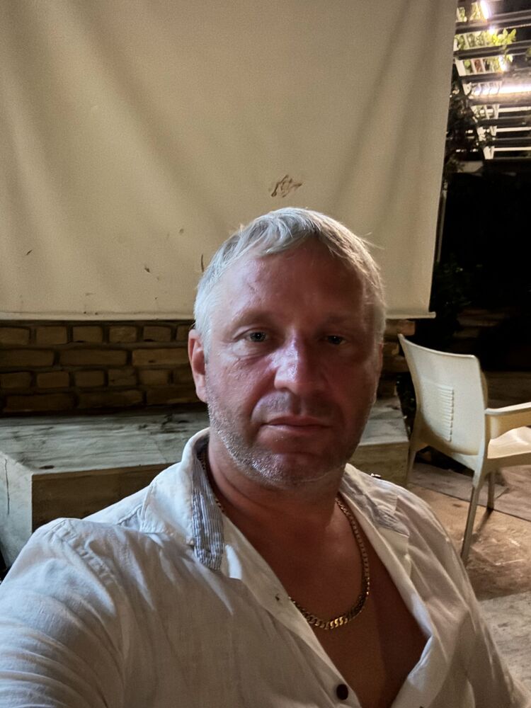  53215475  Aleks, 51 ,    