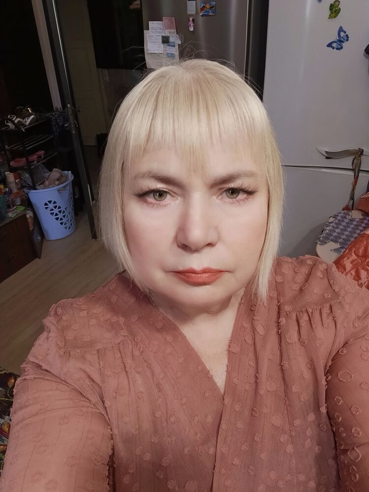  43614365  Larisa, 66 ,    
