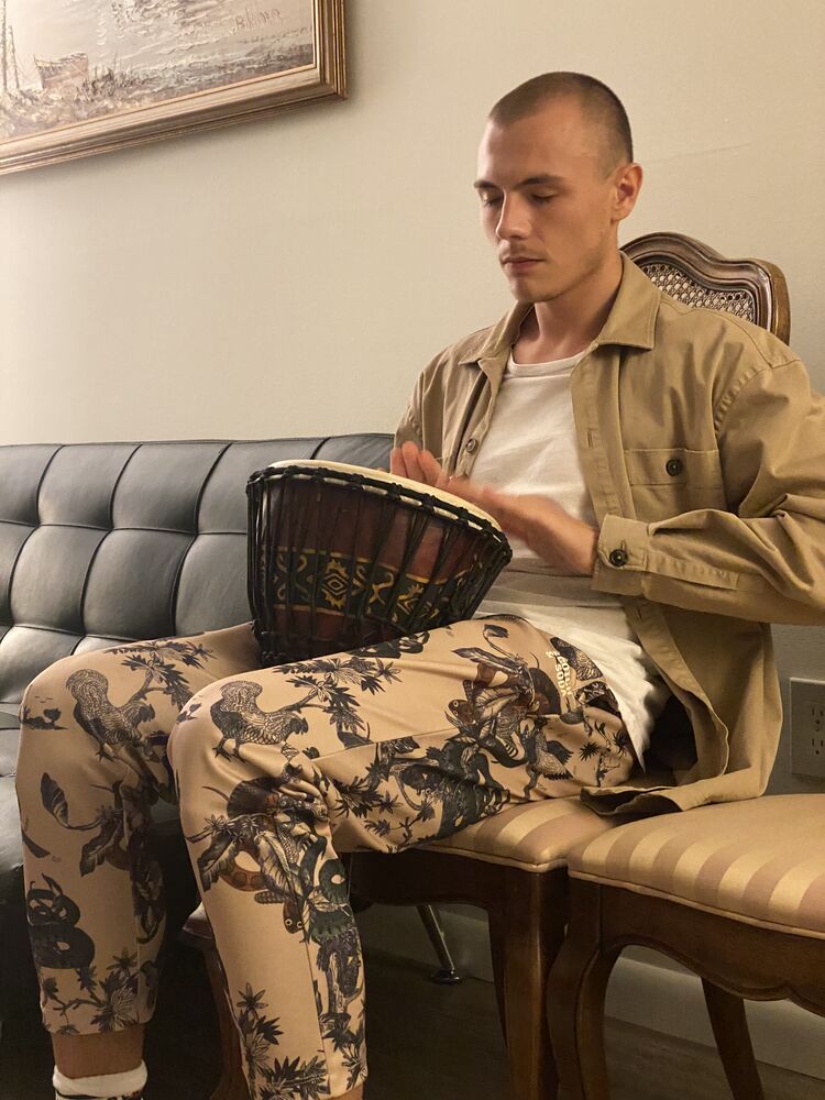  23784615  Anton, 28 ,    New York City