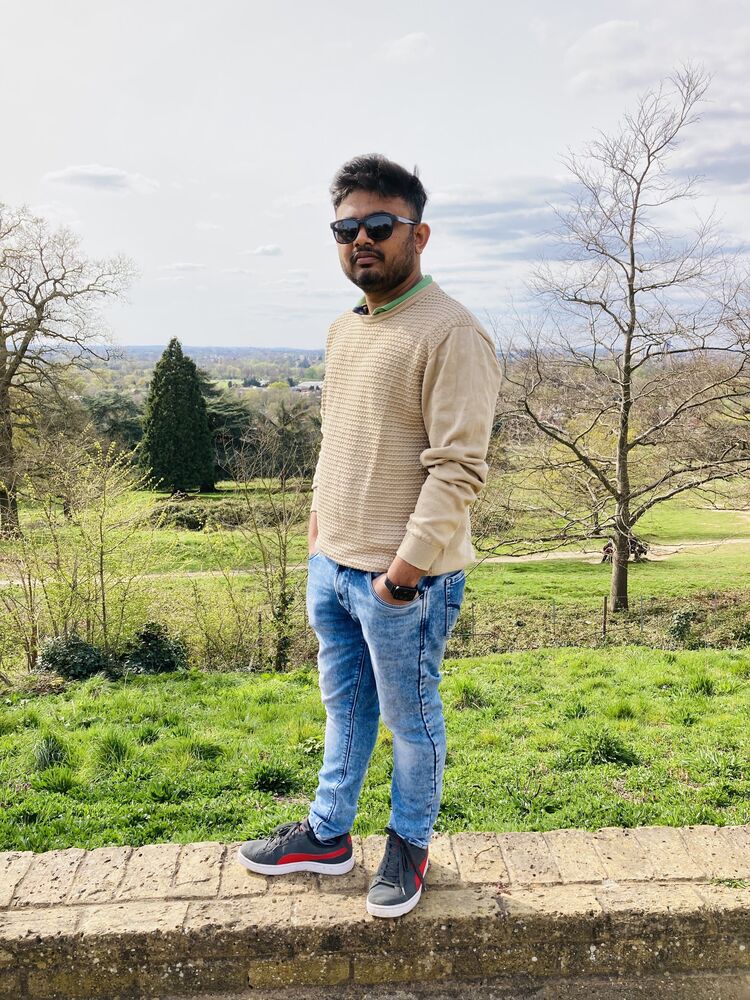  Kingston upon Thames,   Viraj, 30 ,   c 