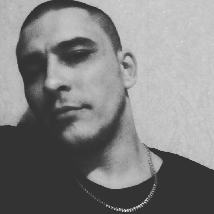  ,   Slavik, 33 ,   