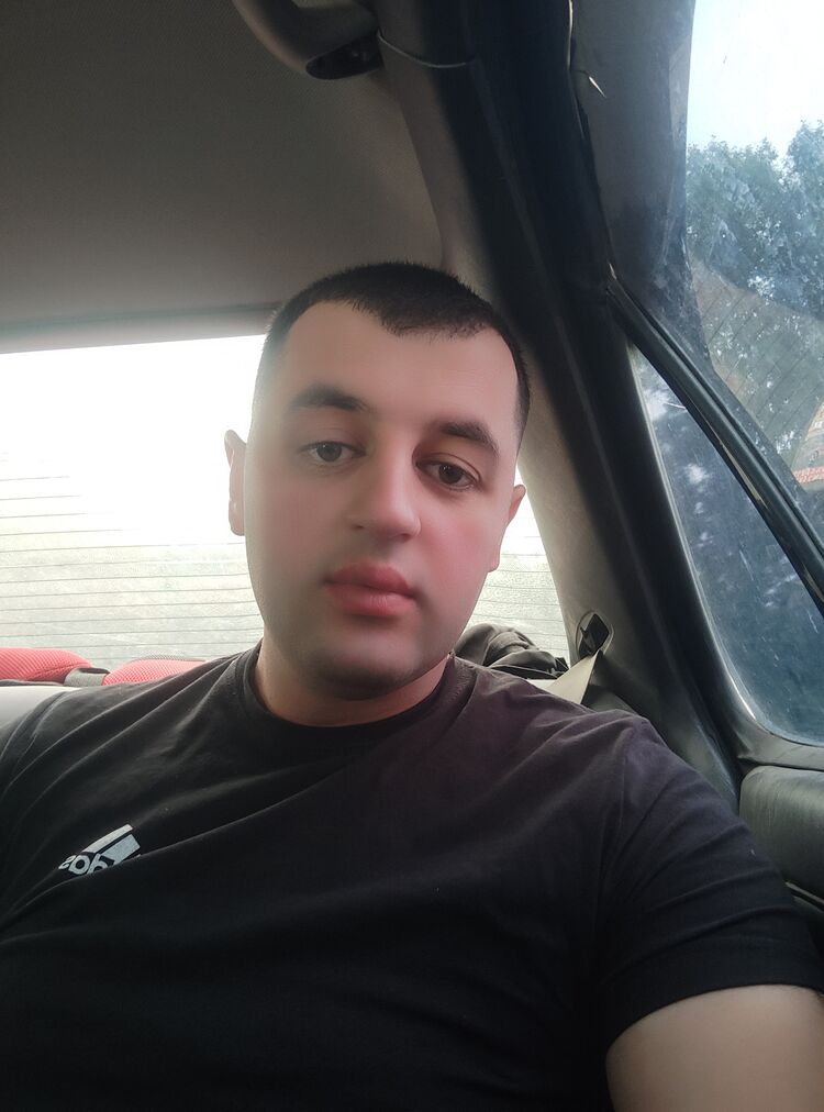  28708395  Oganes, 38 ,    