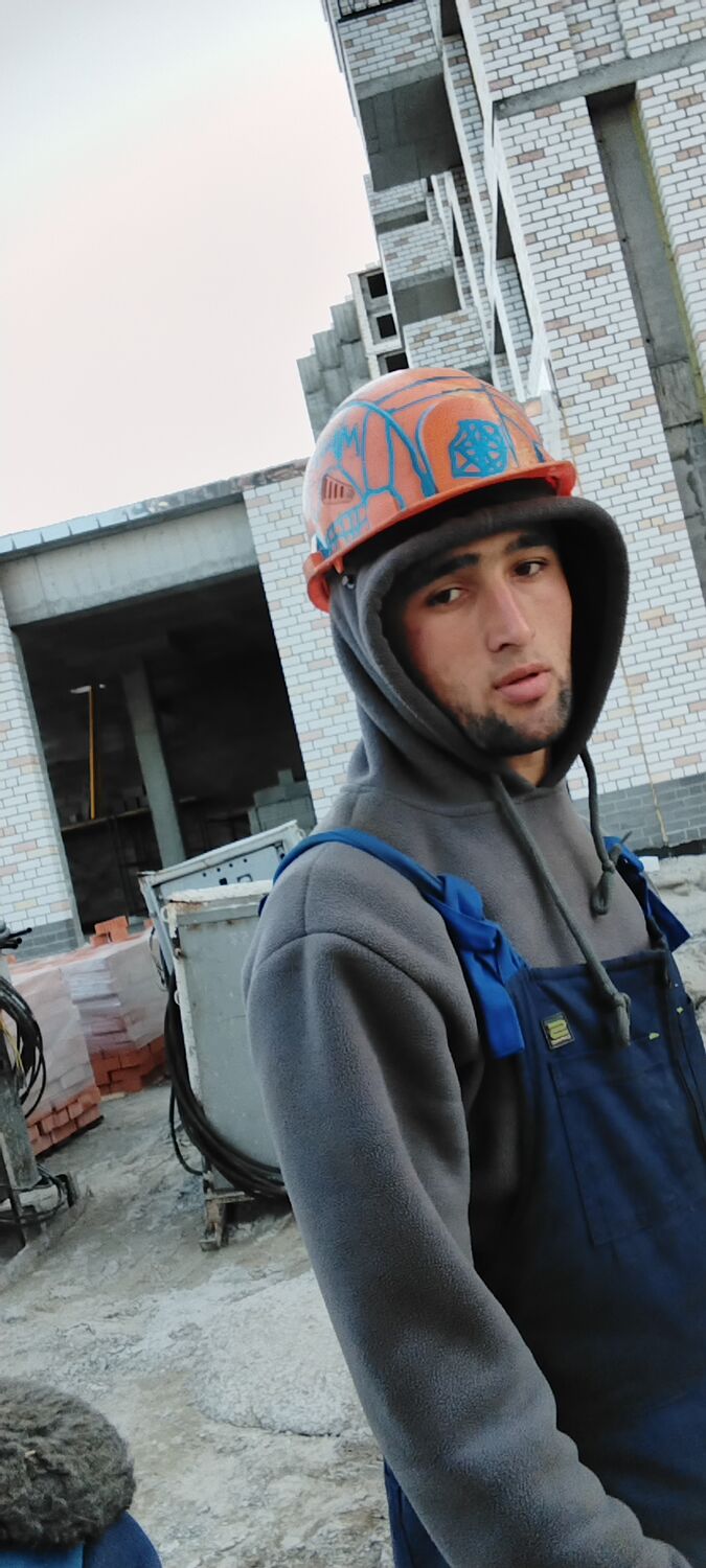  42307185  Azimjon, 22 ,    