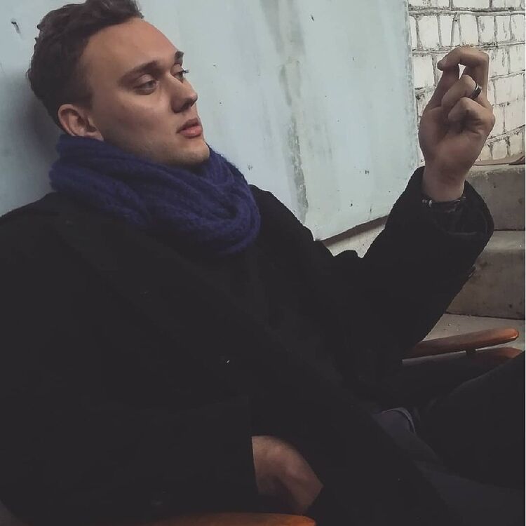  18087945  , 28 ,    