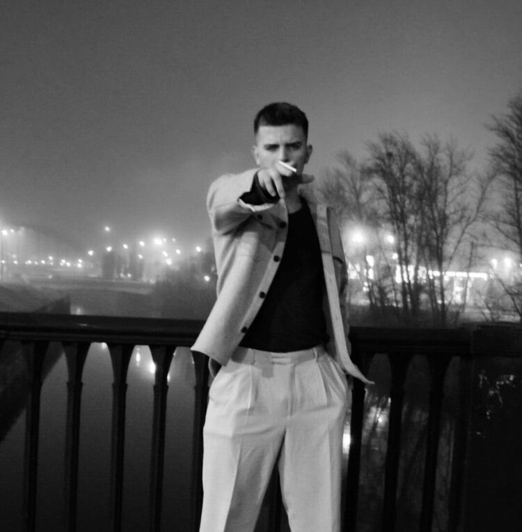  54434385  , 19 ,    -