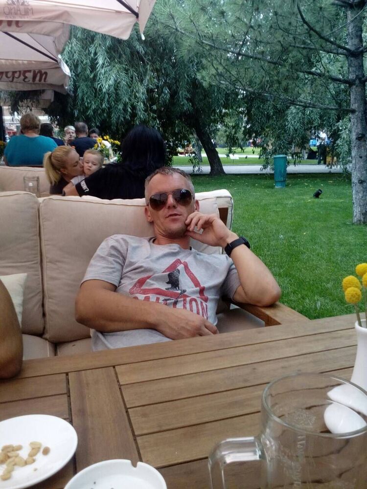  30556275  , 39 ,    