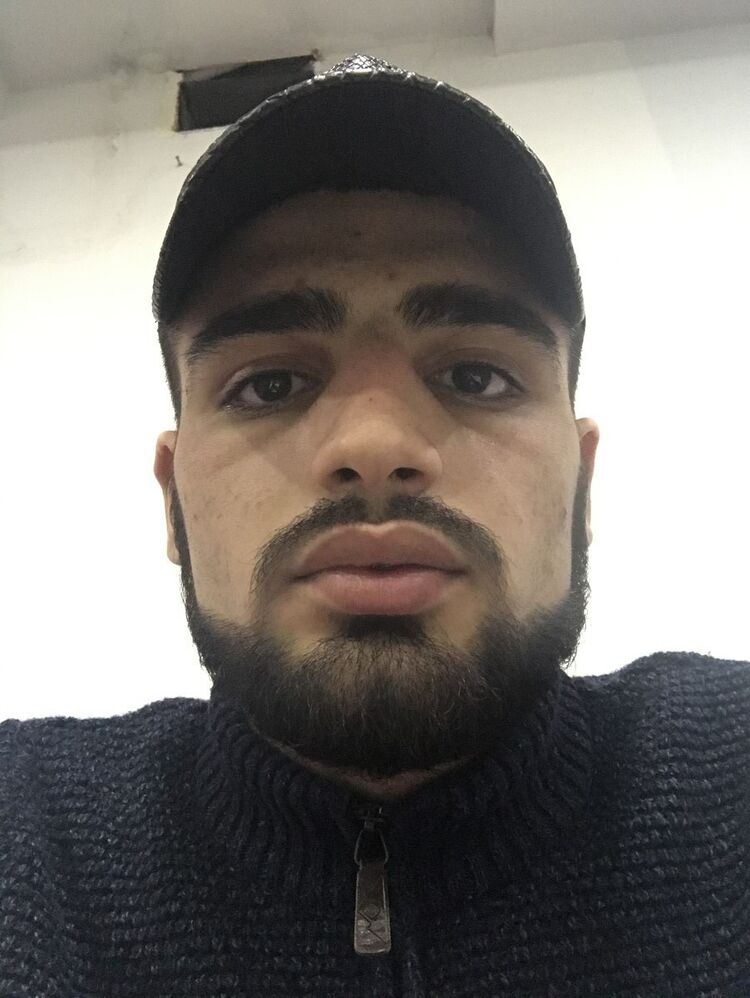  19311335  Narek, 26 ,    